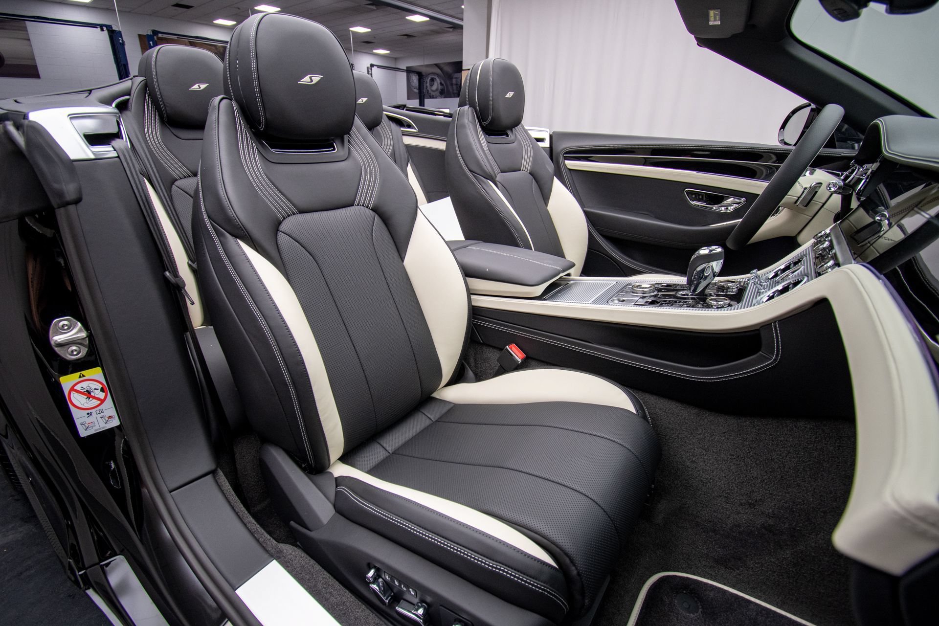 New 2026 Bentley Continental GTC AWD/4WD image 21