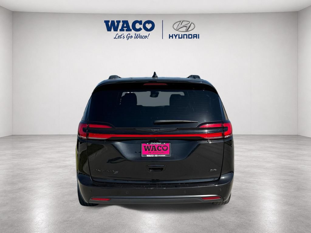 Used 2023 Chrysler Pacifica Touring-L w/ S Appearance Package AWD/4WD image 7
