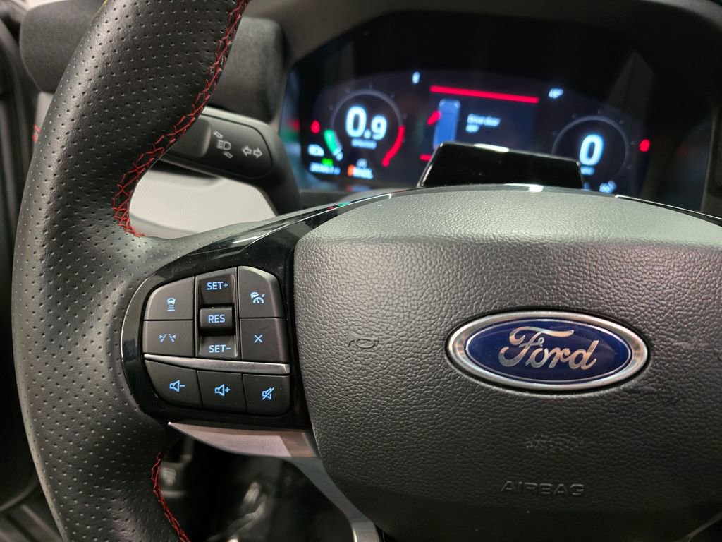 Used 2025 Ford Explorer ST-Line w/ ST-Line Street Pack image 19