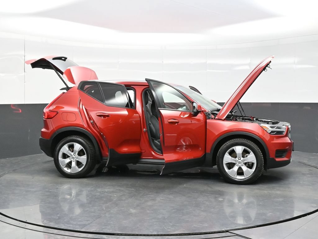 Used 2020 Volvo XC40 T5 Momentum w/ Protection Package Premier AWD/4WD image 44
