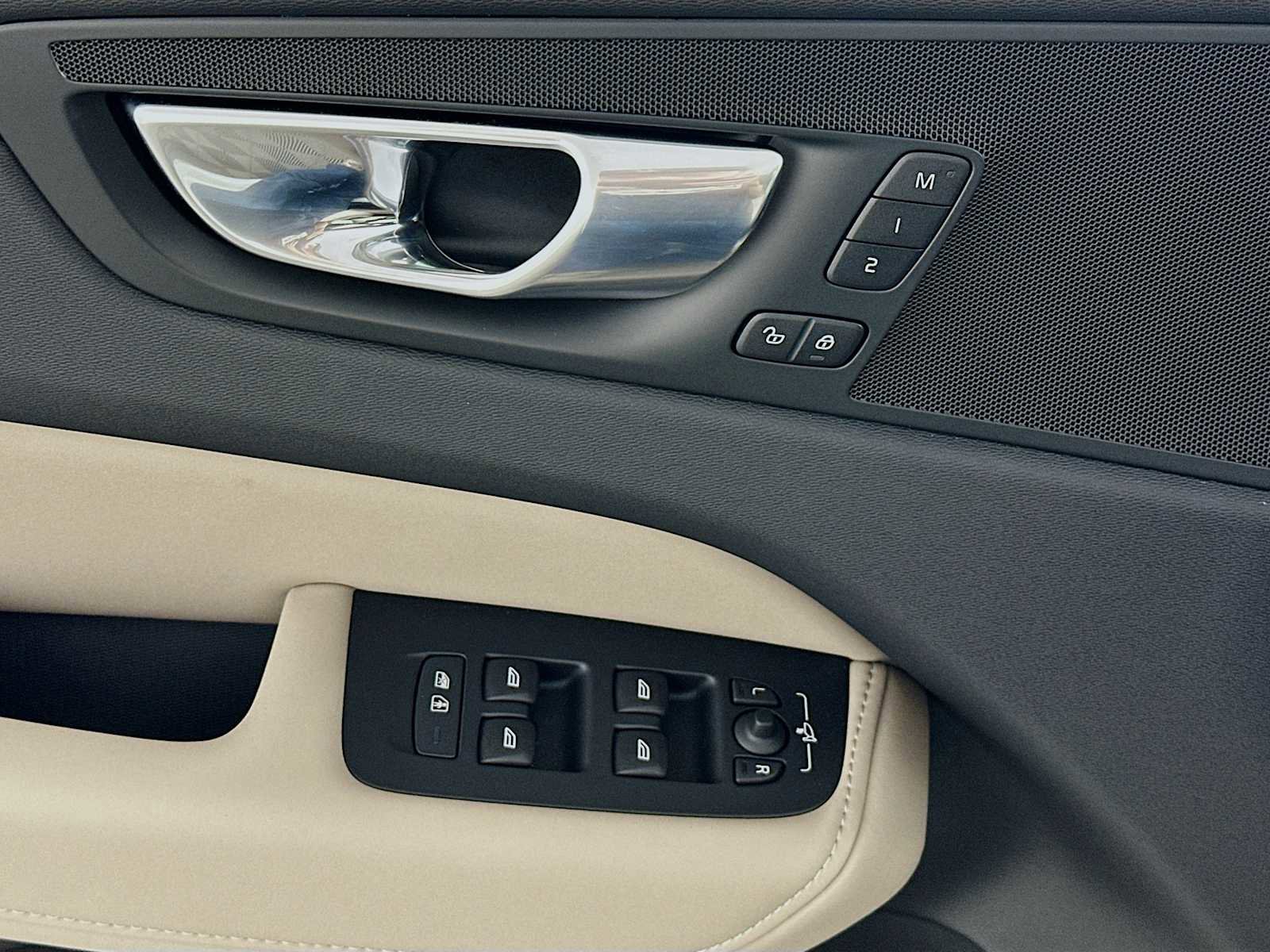 New 2026 Volvo XC60 B5 Core image 16