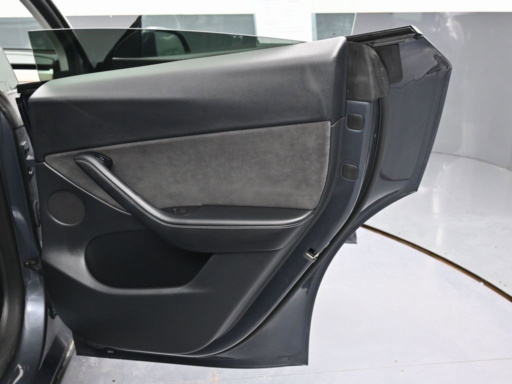 Used 2022 Tesla Model Y Performance image 41