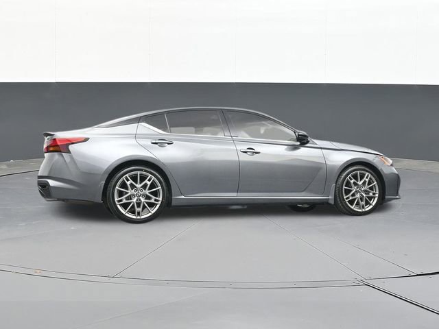 Used 2023 Nissan Altima 2.0 SR FWD image 50
