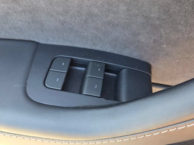 Used 2024 Tesla Model Y Long Range RWD image 30