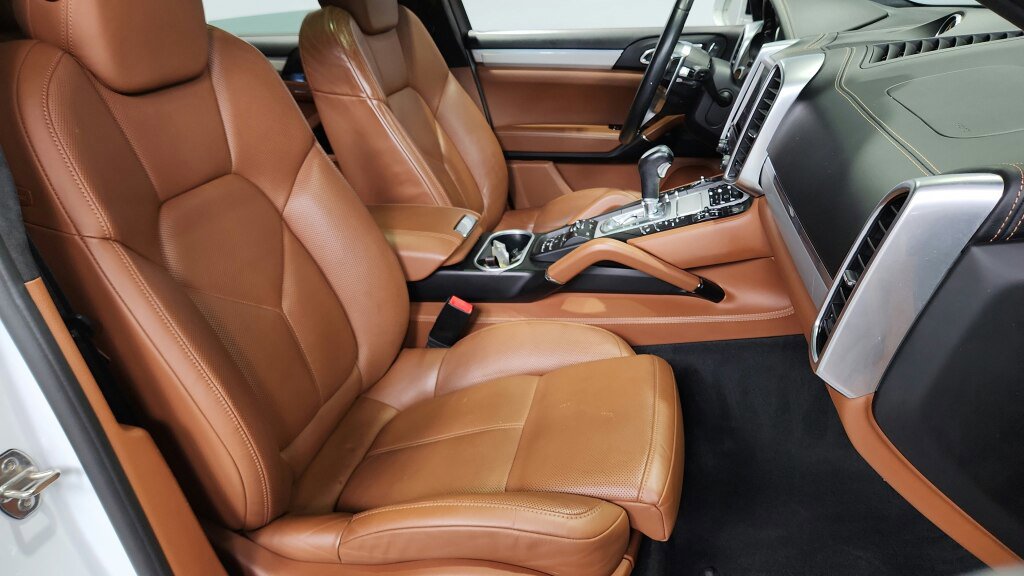 Used 2017 Porsche Cayenne GTS image 20