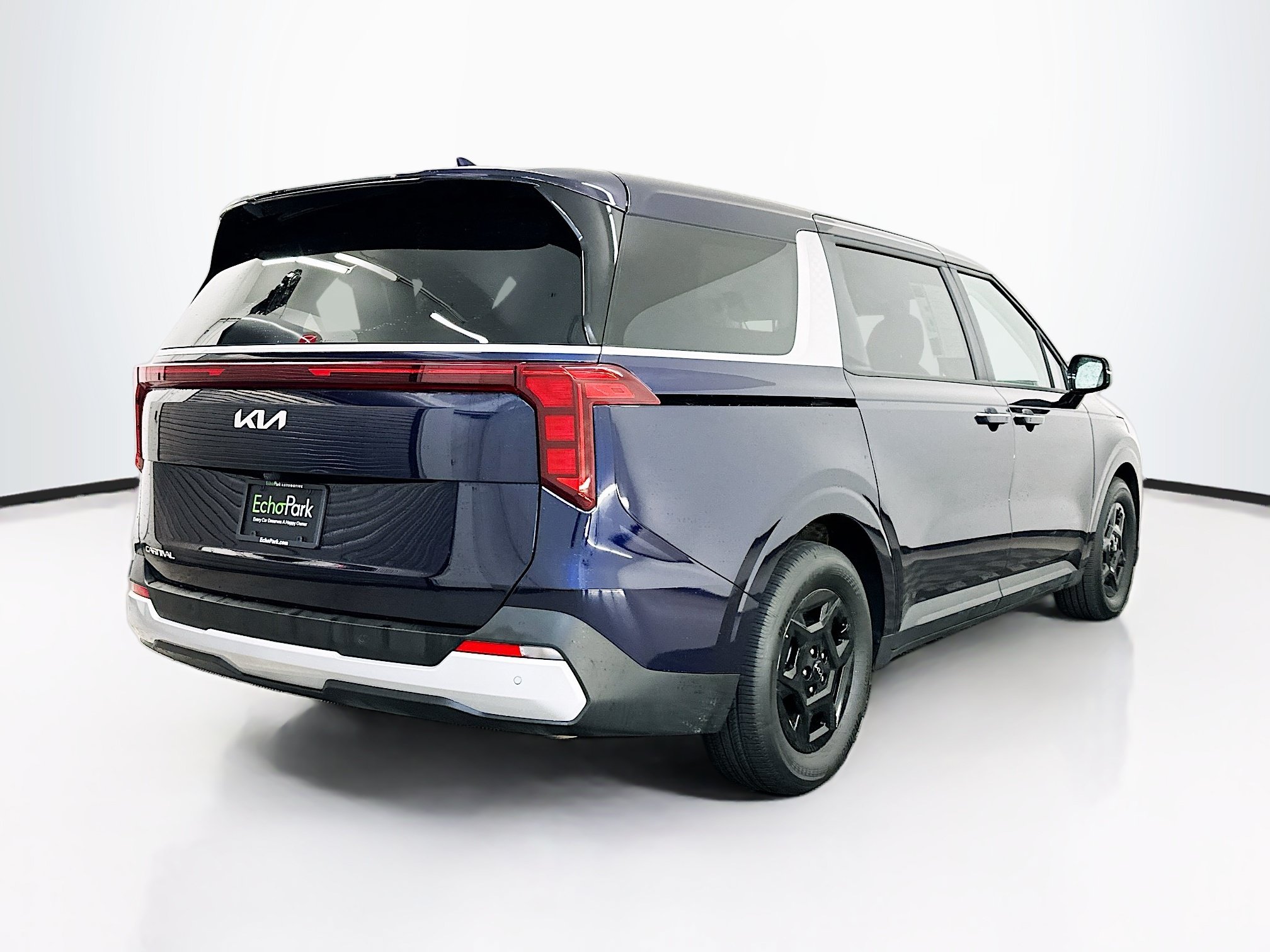 Used 2026 Kia Carnival FWD image 9
