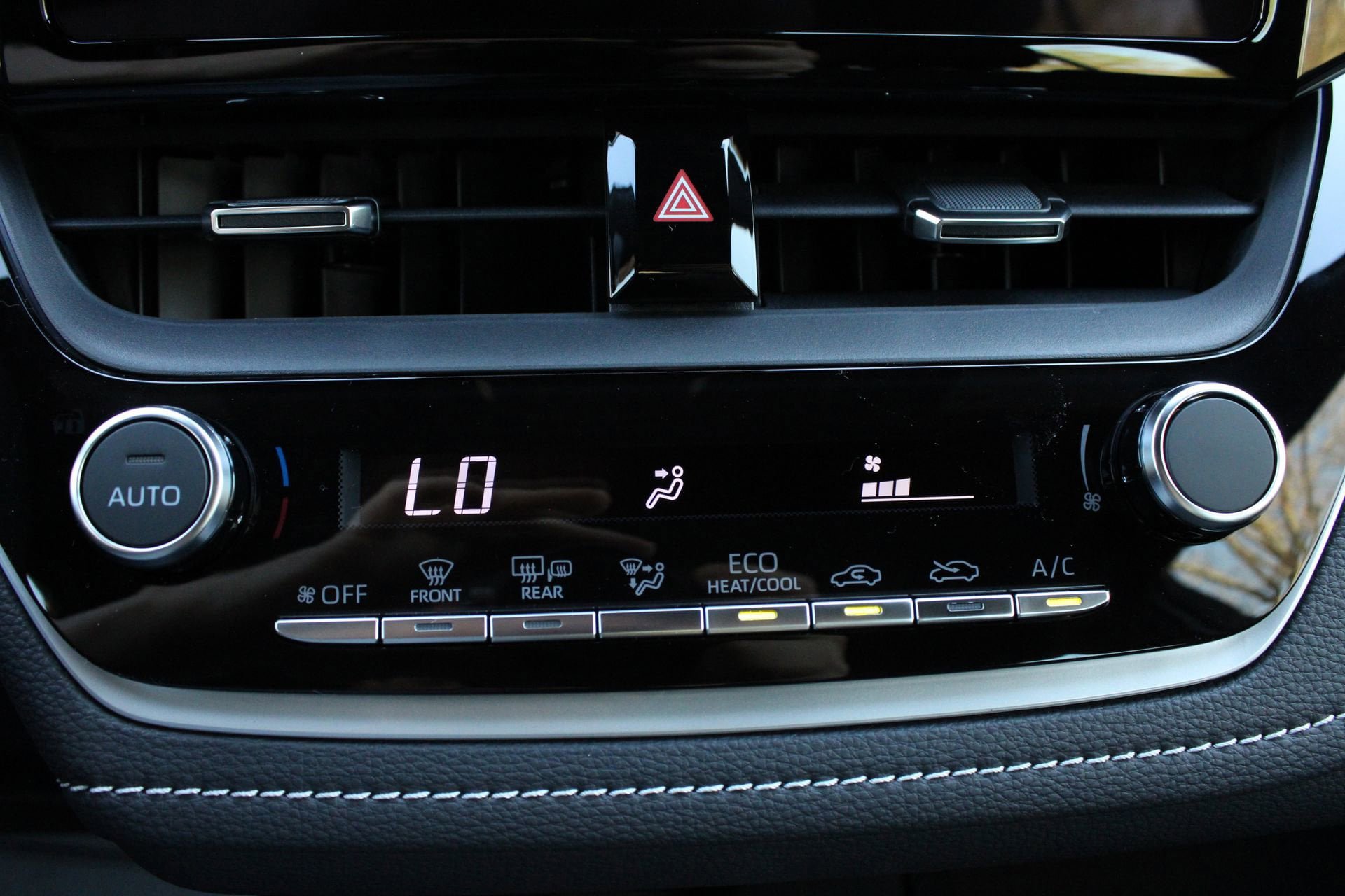 New 2026 Toyota Corolla SE FWD image 32