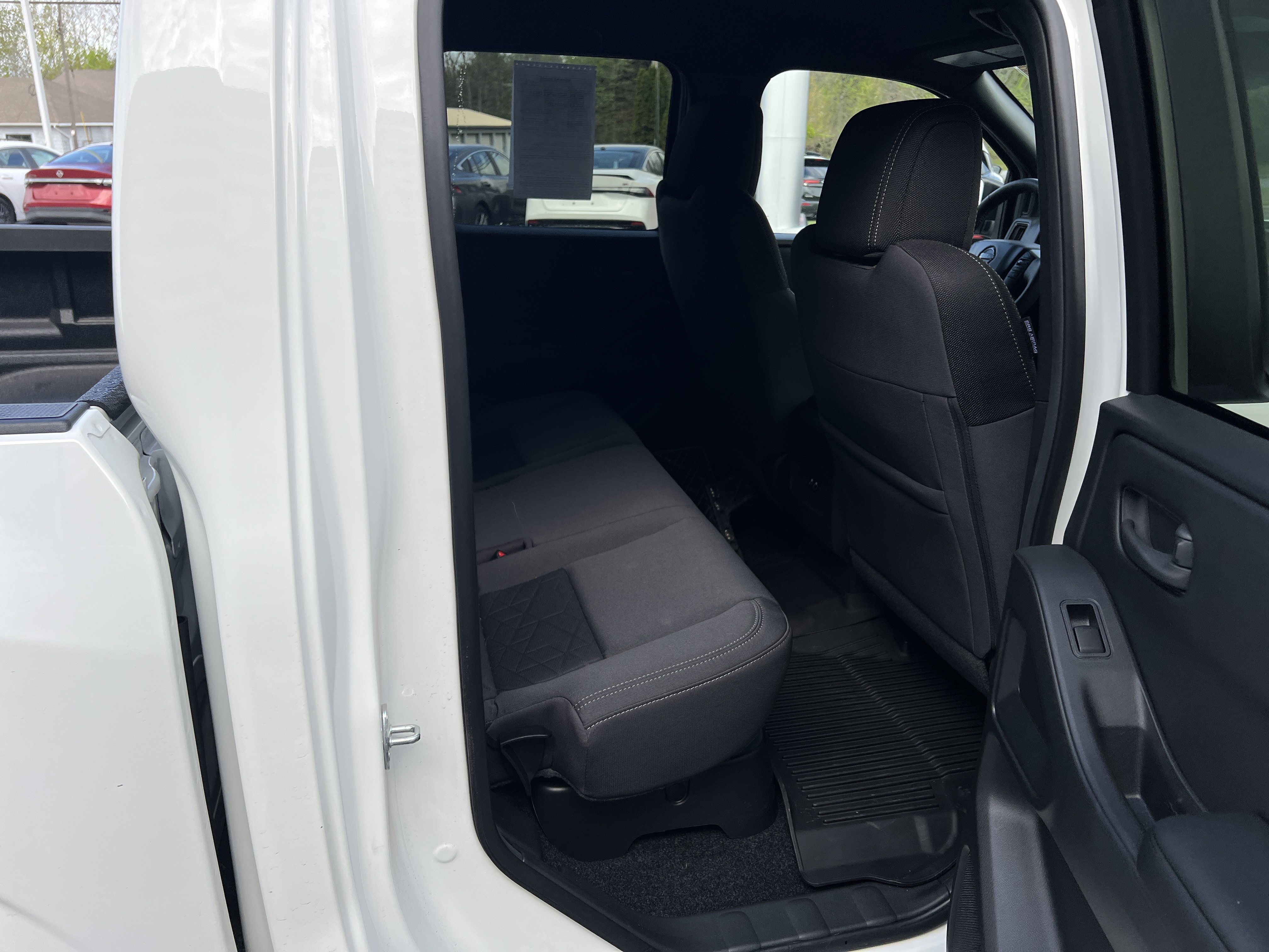 Used 2026 Nissan Frontier SV w/ All-Weather Content Package AWD/4WD image 12