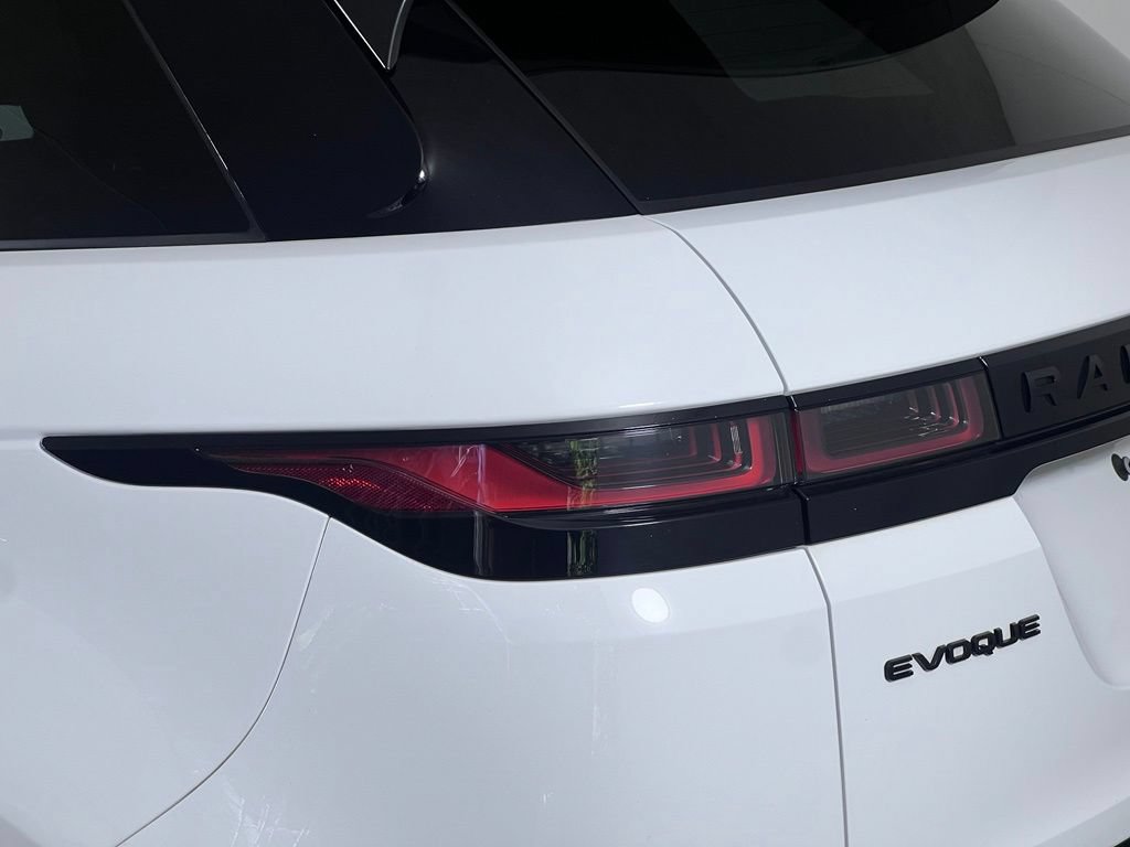 Used 2022 Land Rover Range Rover Evoque R-Dynamic S AWD/4WD image 16