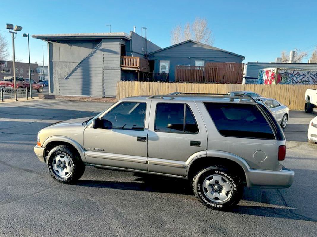 Used 2002 Chevrolet Blazer LS w/ Preferred Equipment Group image 9