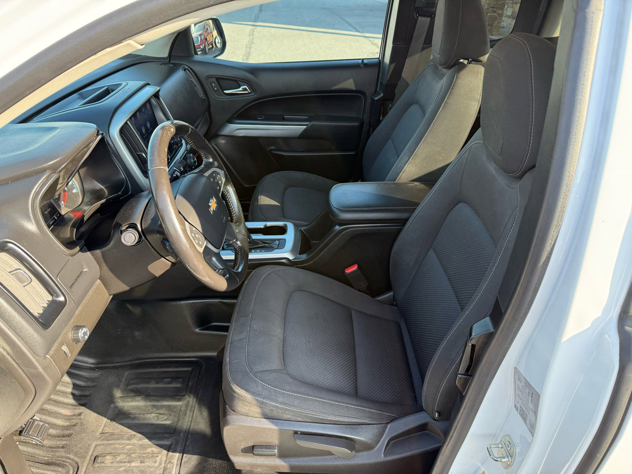 Used 2022 Chevrolet Colorado LT w/ Fleet Safety Package image 11