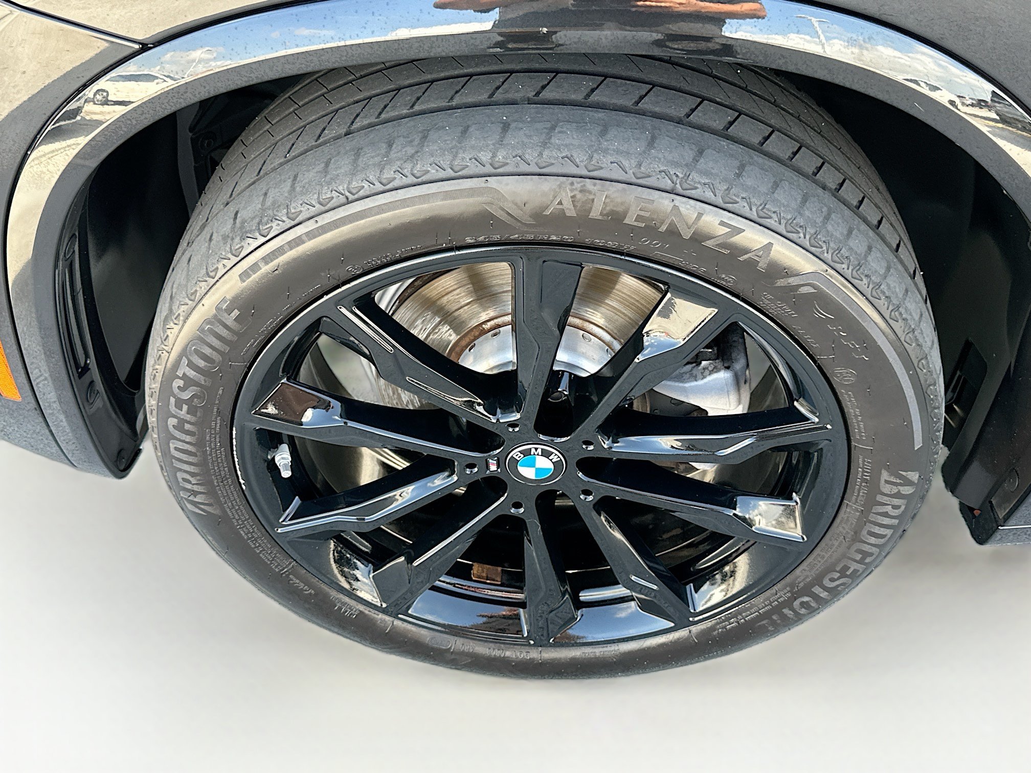 Used 2025 BMW X4 xDrive30i w/ M Sport Package AWD/4WD image 35