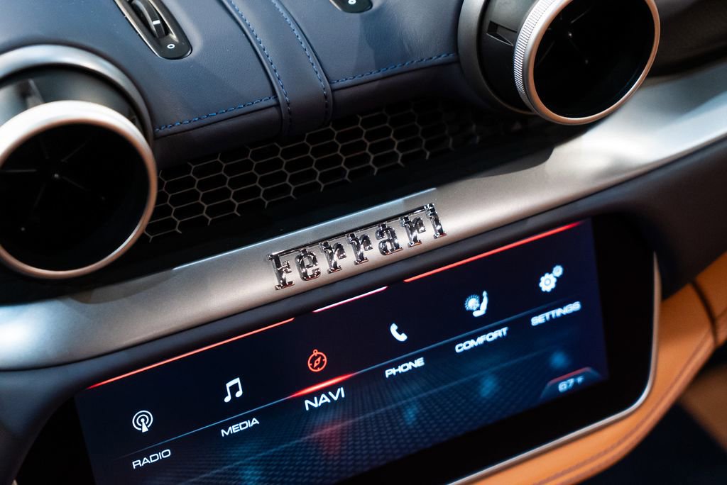 Used 2020 Ferrari Portofino image 34