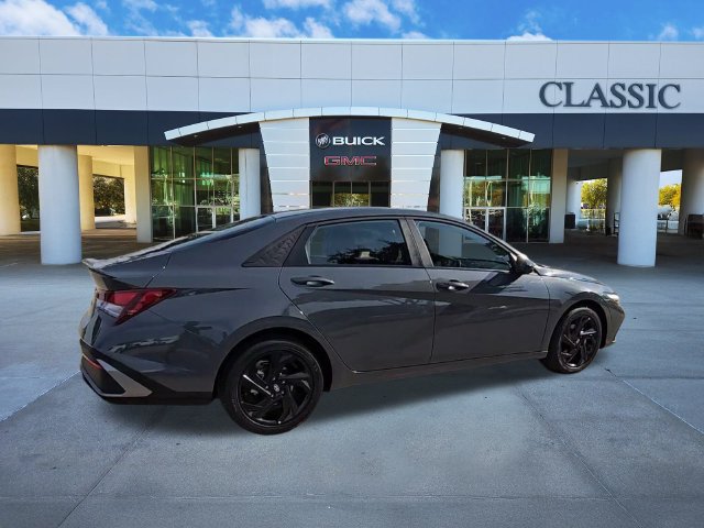 Used 2026 Hyundai Elantra Sport FWD image 8