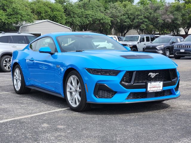 Used 2025 Ford Mustang GT Premium image 2