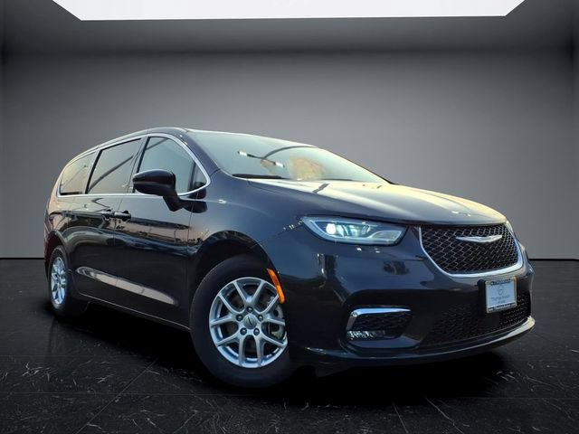 Used 2023 Chrysler Pacifica Touring-L