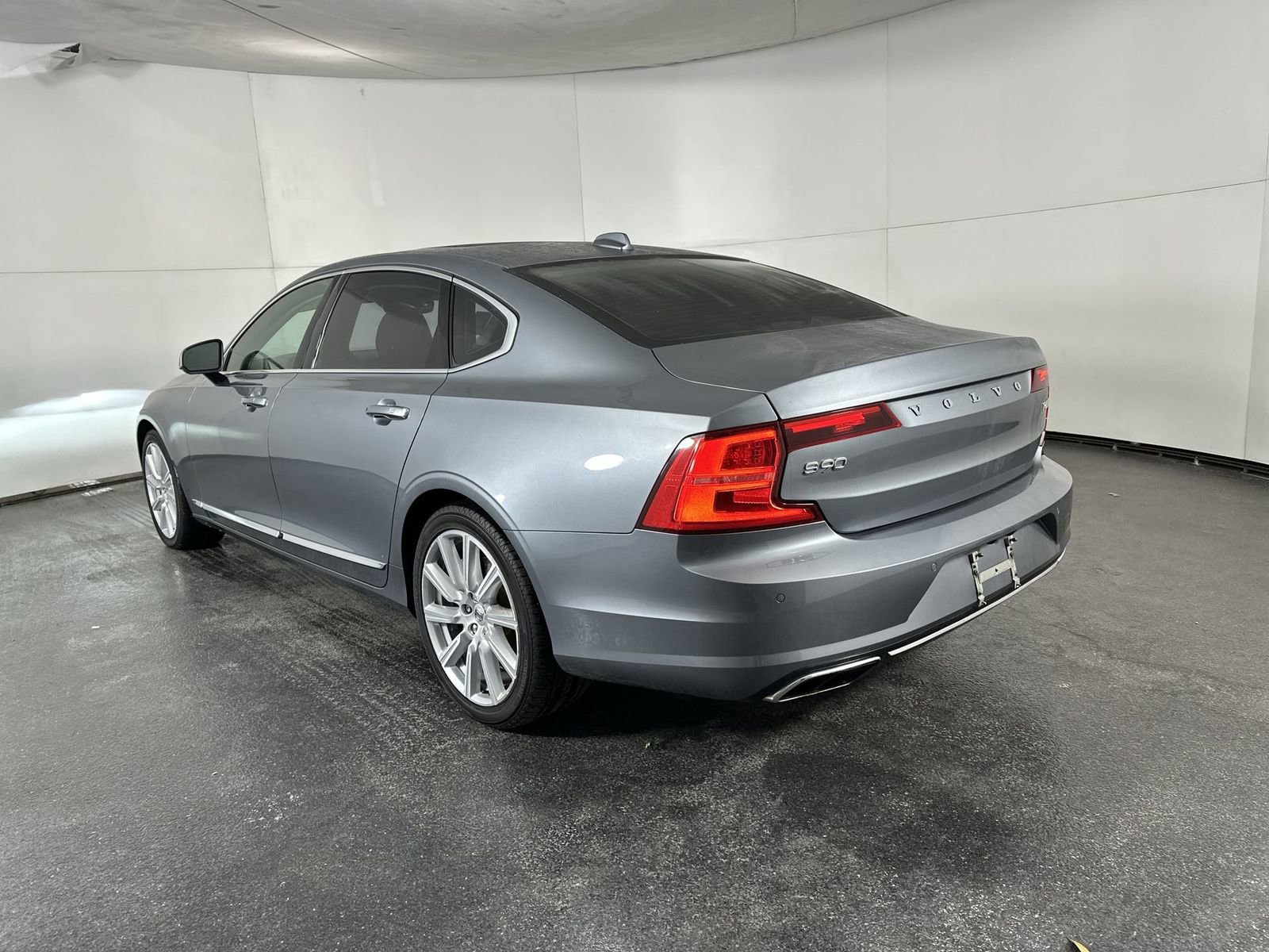 Used 2018 Volvo S90 T6 Inscription image 9