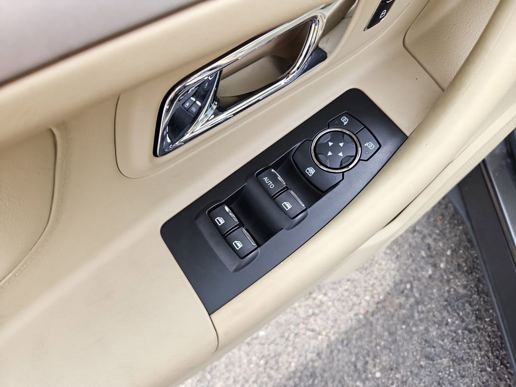 Used 2017 Ford Taurus SE image 23