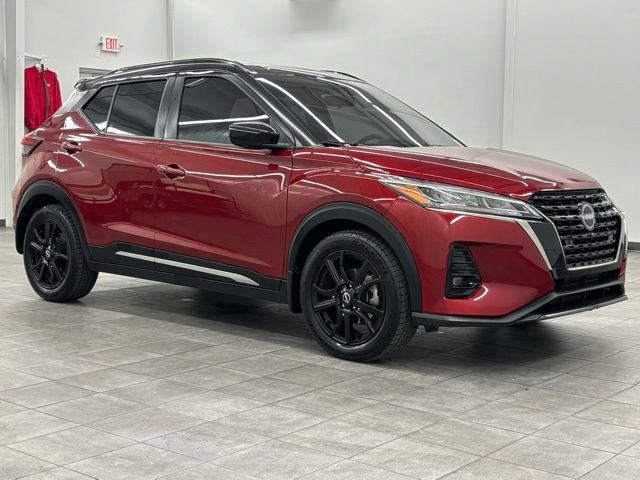 Used 2022 Nissan Kicks SR image 1