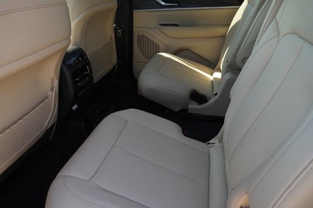 New 2025 Jeep Grand Cherokee L Limited w/ Luxury Tech Group II RWD image 12