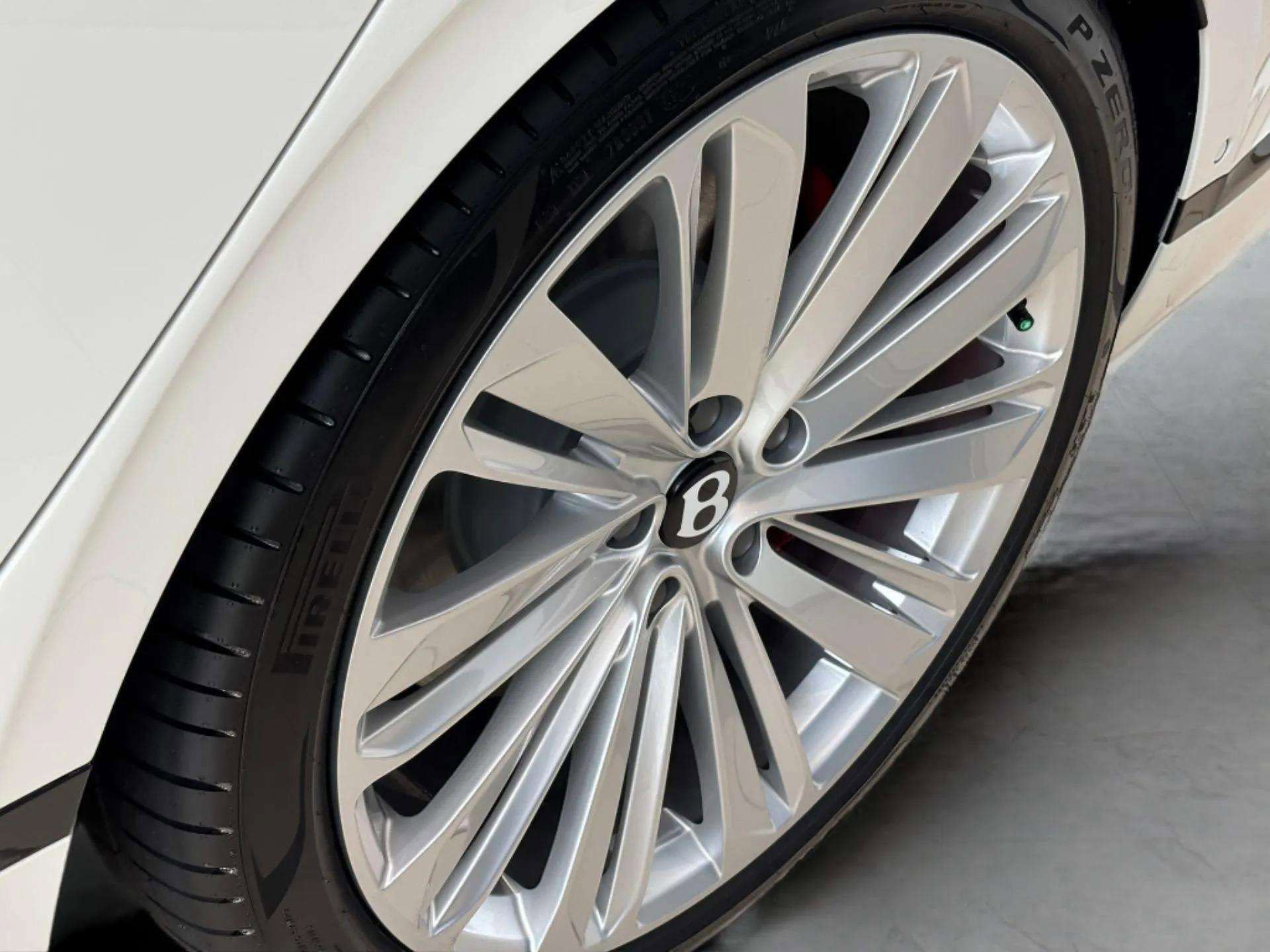 New 2025 Bentley Flying Spur Plug-In Hybrid image 63