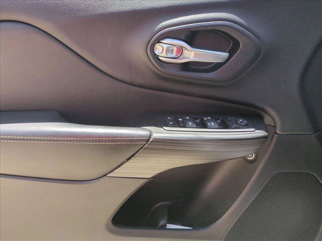 Used 2015 Jeep Cherokee Limited FWD image 11
