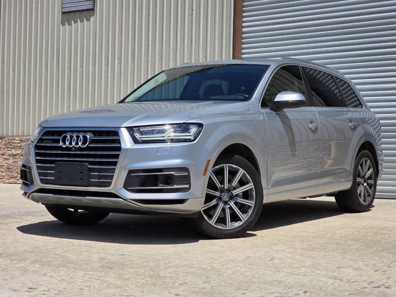 Used 2017 Audi Q7 3.0T Prestige AWD/4WD image 1