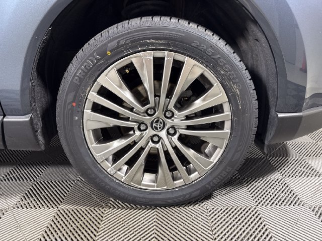Used 2023 Toyota Venza Limited AWD/4WD image 11