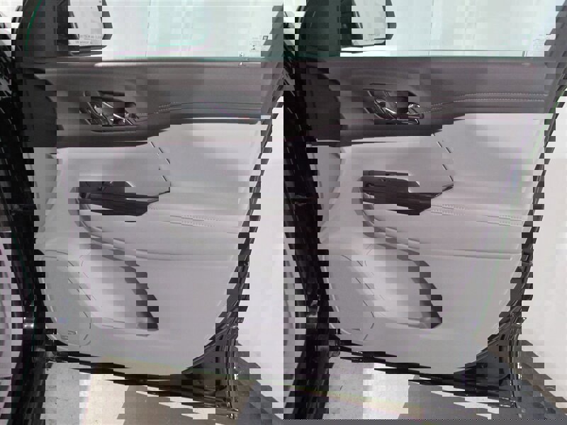 Used 2023 GMC Acadia SLT image 65