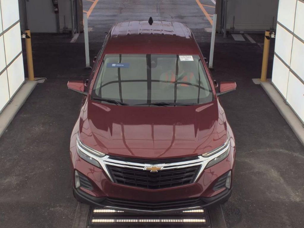Used 2023 Chevrolet Equinox LT image 2