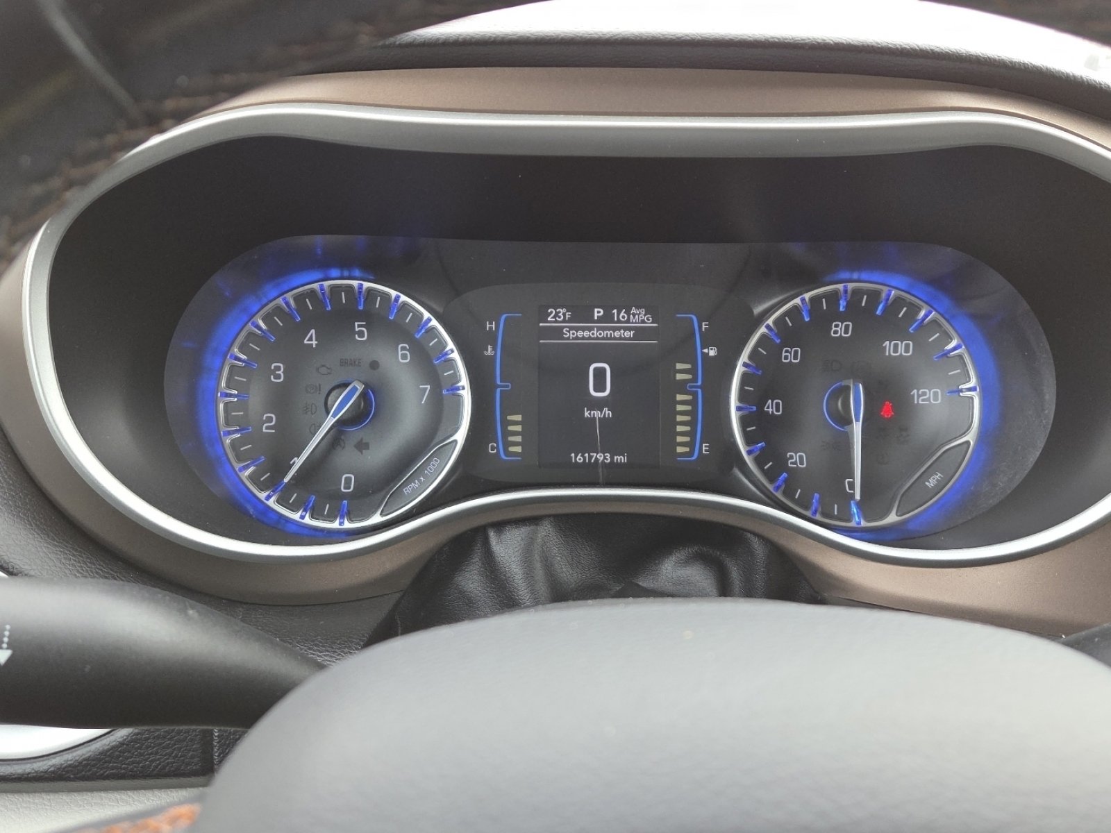 Used 2017 Chrysler Pacifica Touring-L w/ Tire & Wheel Group image 25