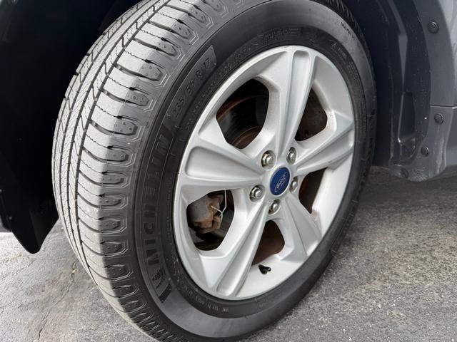 Used 2016 Ford Escape SE w/ Equipment Group 201A FWD image 7