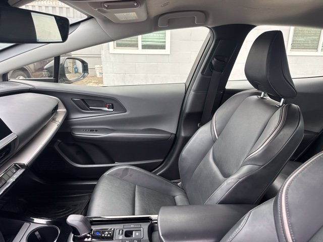 Used 2023 Toyota Prius XLE FWD image 39