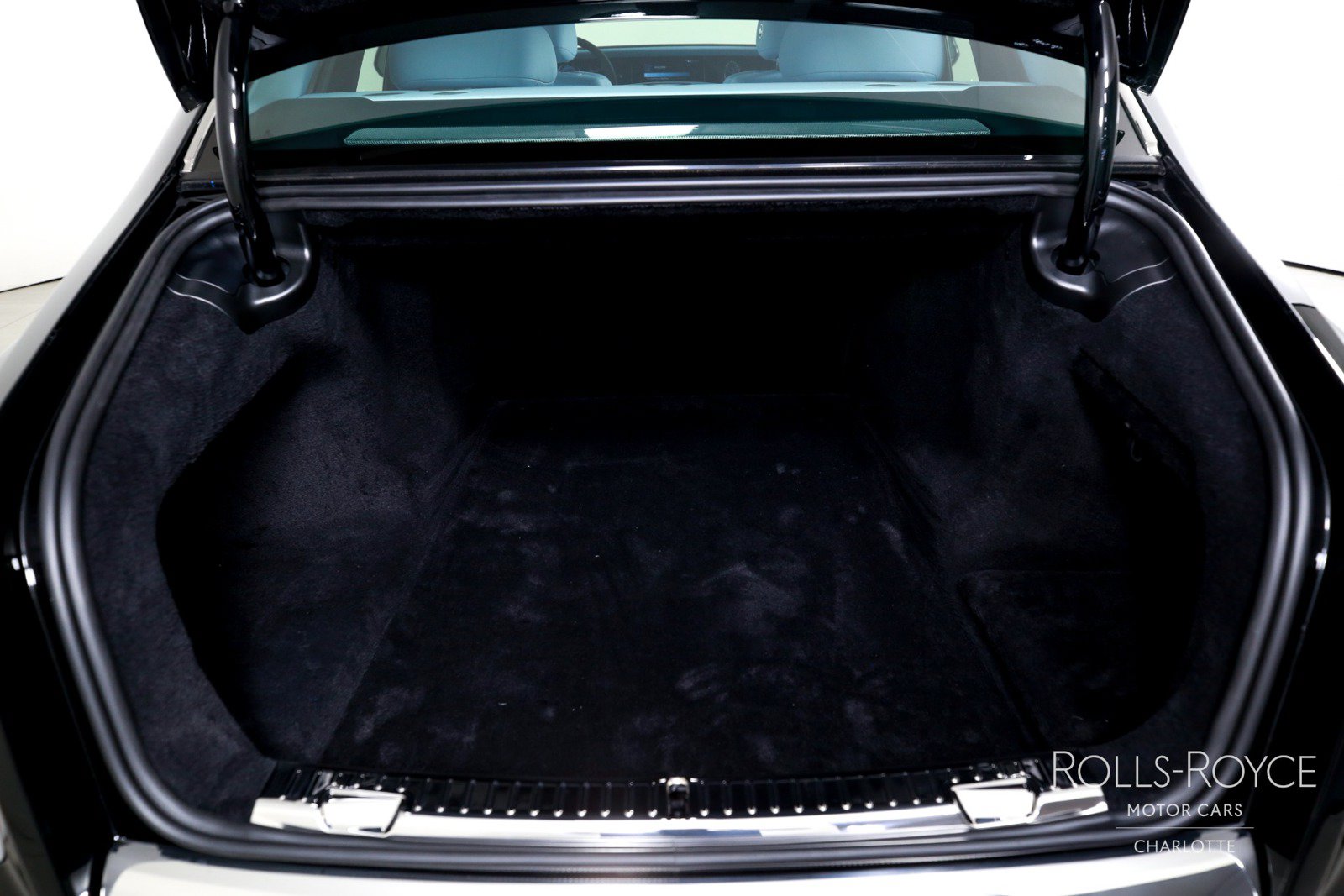 New 2027 Rolls-Royce Phantom Sedan RWD image 26