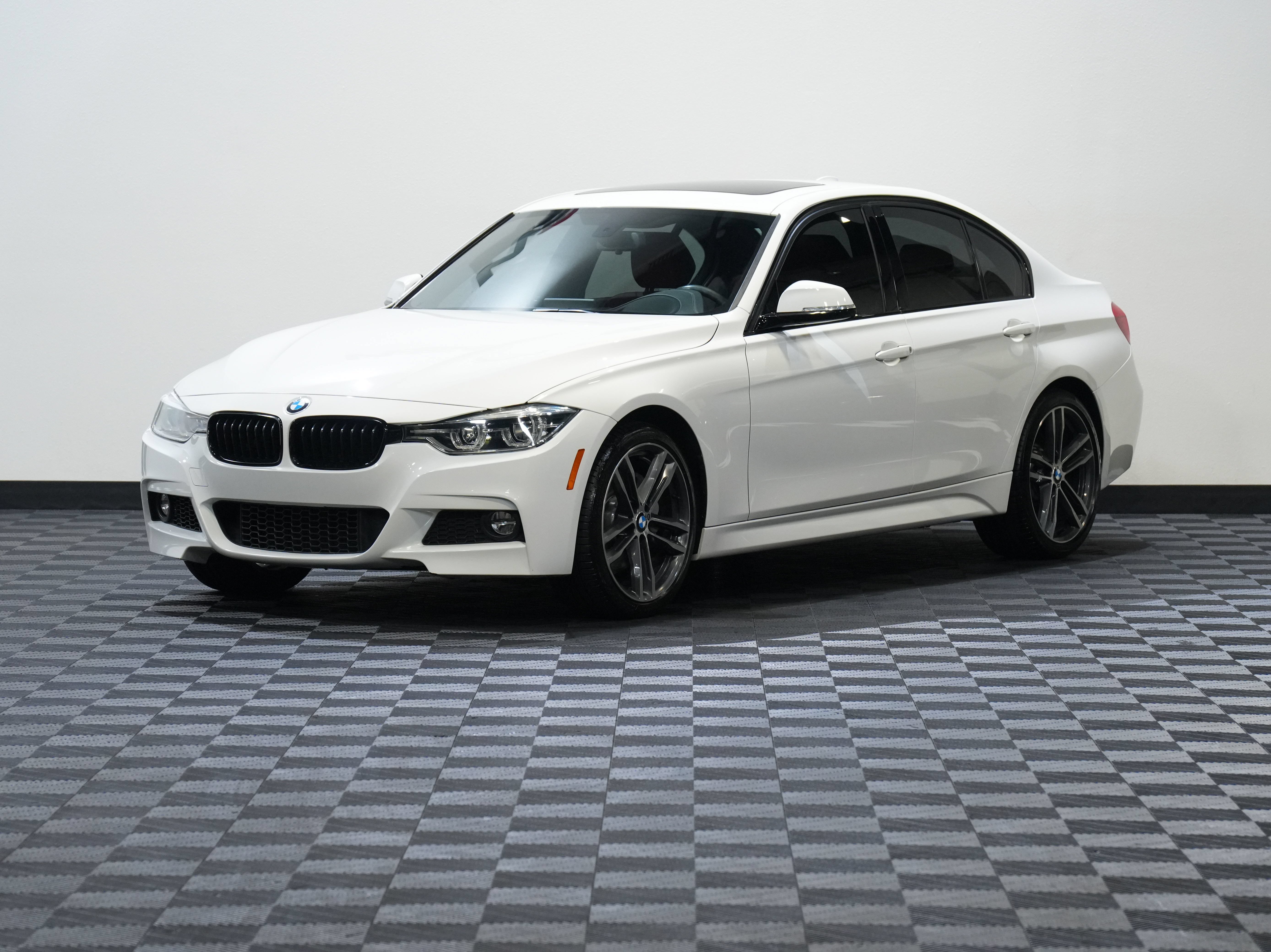 Used 2018 BMW 340i xDrive Sedan w/ Premium Package AWD/4WD image 3