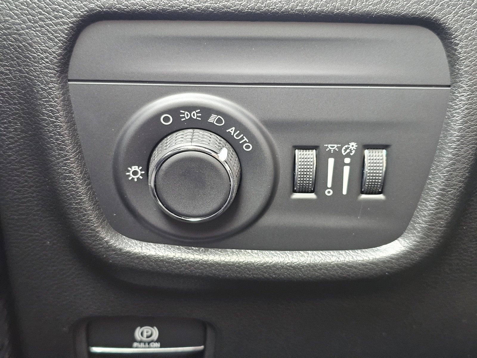 New 2025 Jeep Grand Cherokee L Laredo image 18