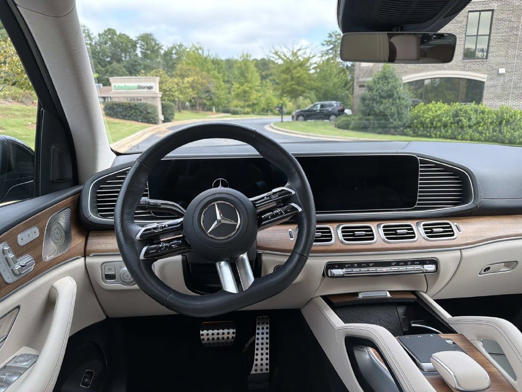 Used 2025 Mercedes-Benz GLS 450 4MATIC w/ AMG Line Exterior image 12