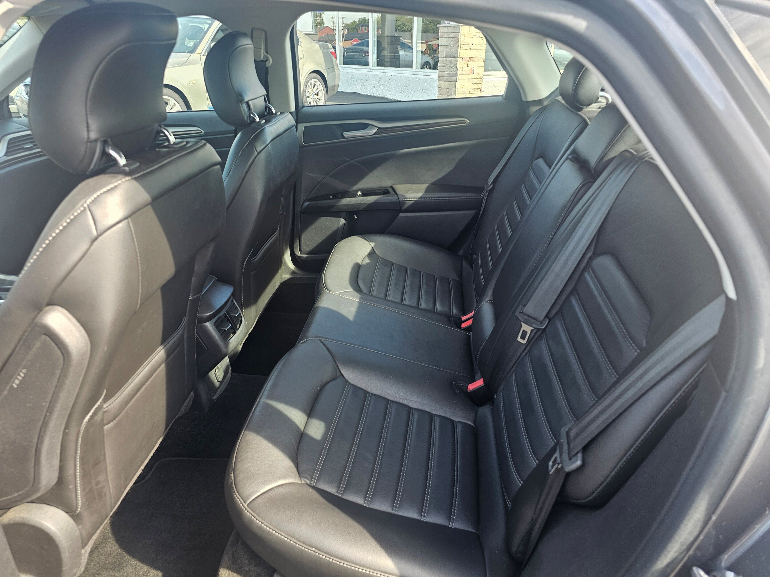 Used 2013 Ford Fusion SE FWD image 10