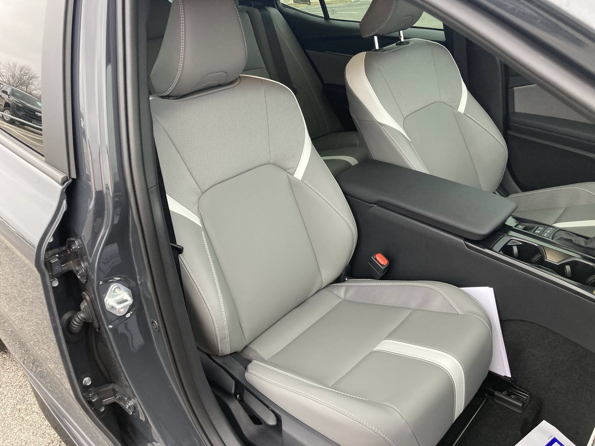Used 2026 Toyota Camry SE FWD image 28