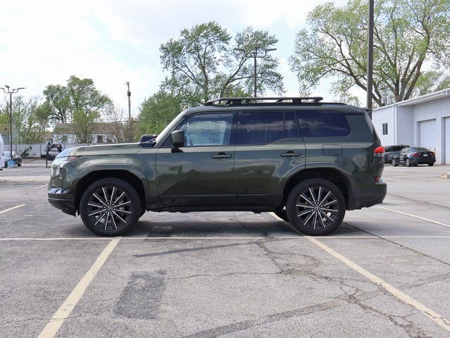 Used 2024 Lexus GX 550 w/ Accessory Package (2T) AWD/4WD image 5