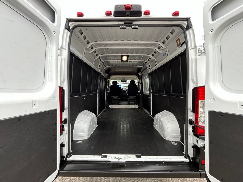 Used 2024 RAM ProMaster 2500 w/ Convenience Group FWD image 29