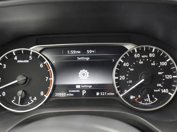 Used 2024 Nissan Rogue SV image 29