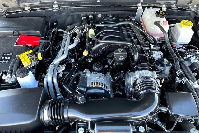 Used 2022 Jeep Gladiator Rubicon w/ LED Lighting Group AWD/4WD image 9