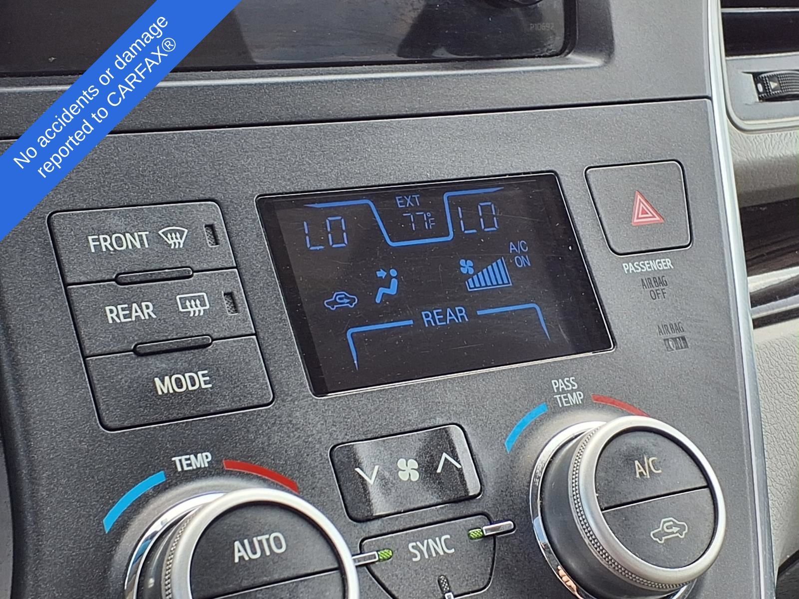 Used 2015 Toyota Sienna XLE FWD image 23