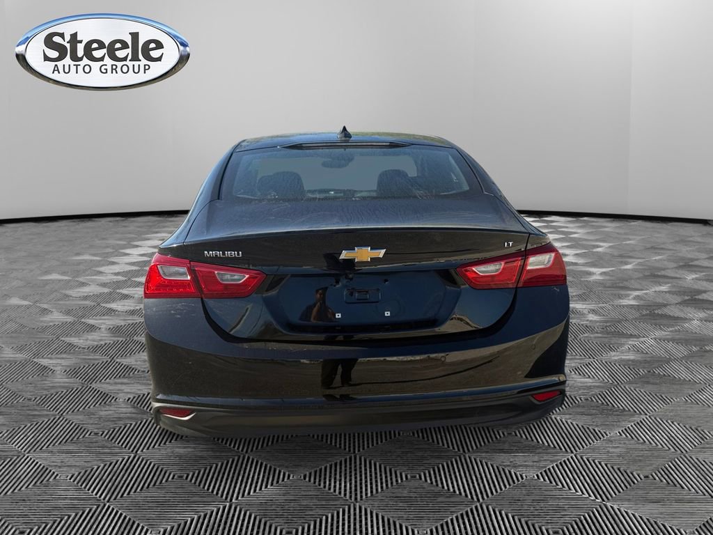 Used 2025 Chevrolet Malibu LT image 4