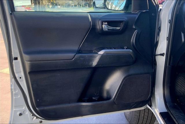 Used 2019 Toyota Tacoma TRD Off-Road image 22