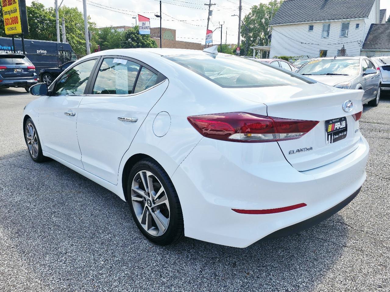 Used 2017 Hyundai Elantra Limited w/ Limited Tech Package 04 FWD image 7