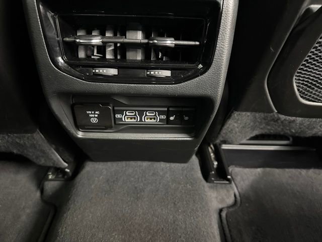 Used 2025 Jeep Grand Cherokee Limited w/ Black Appearance Package AWD/4WD image 32