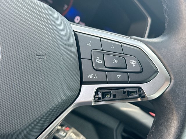Used 2025 Volkswagen Jetta Sport FWD image 47