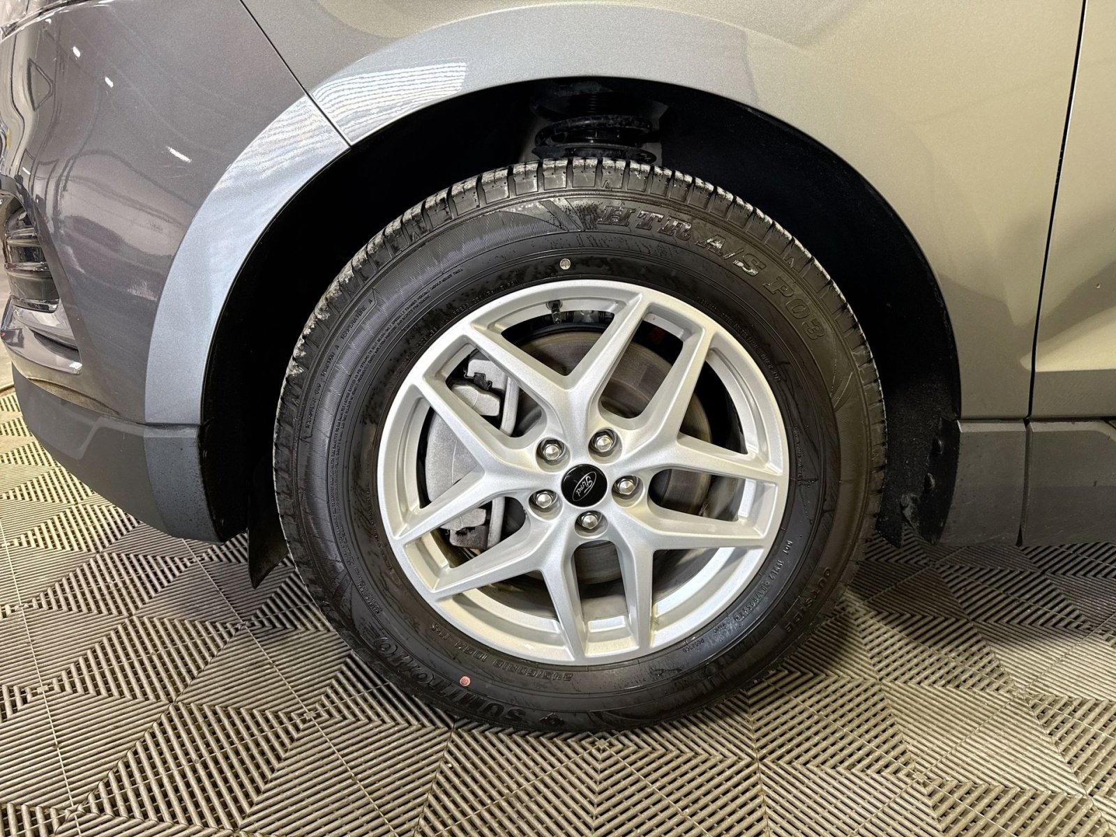 Used 2024 Ford Edge SEL image 12